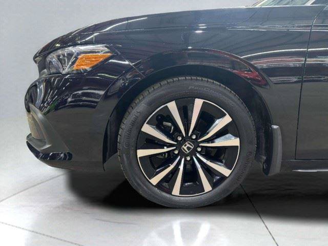 Used 2023 Honda Civic EX-L image 11