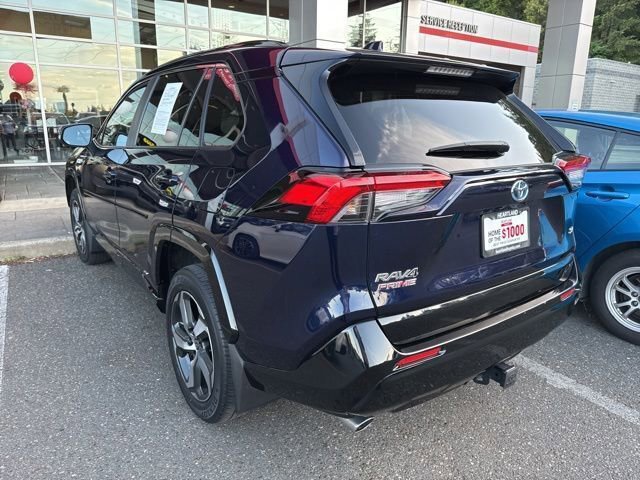 Used 2022 Toyota RAV4 SE w/ Weather & Moonroof Package AWD/4WD image 5