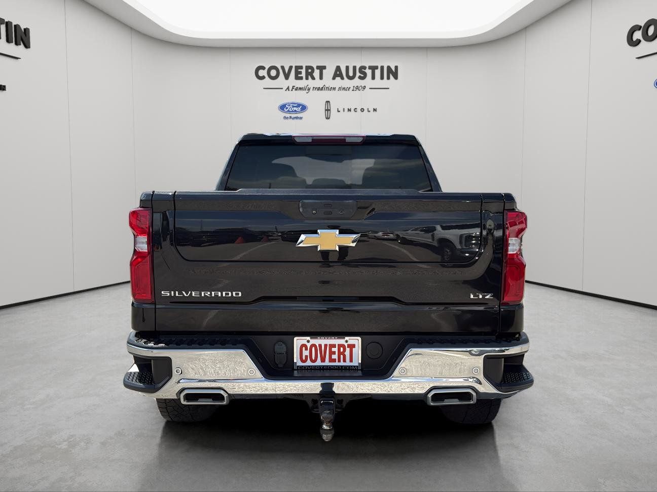 Used 2022 Chevrolet Silverado 1500 LTZ w/ Z71 Off-Road Package image 4