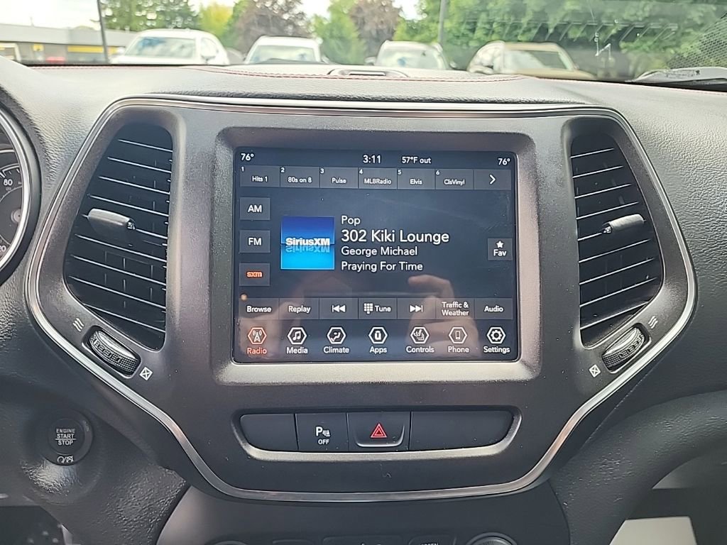 Used 2019 Jeep Cherokee Trailhawk w/ Cold Weather Group AWD/4WD image 17