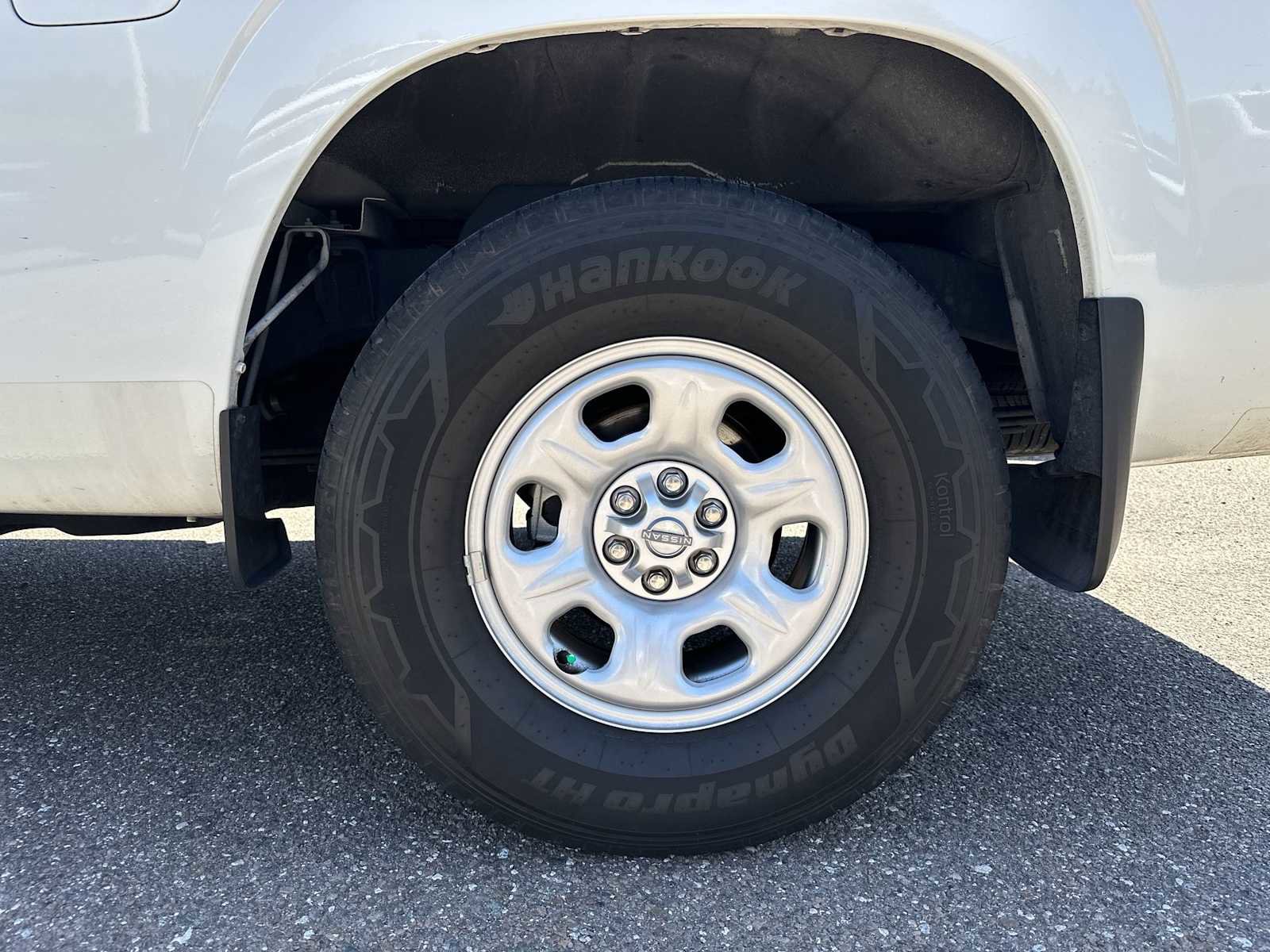 Used 2024 Nissan Frontier S RWD image 12
