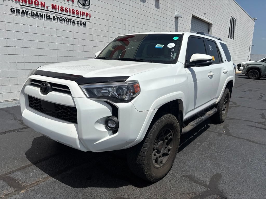 Used 2024 Toyota 4Runner SR5 Premium w/ Moonroof Package AWD/4WD video 1