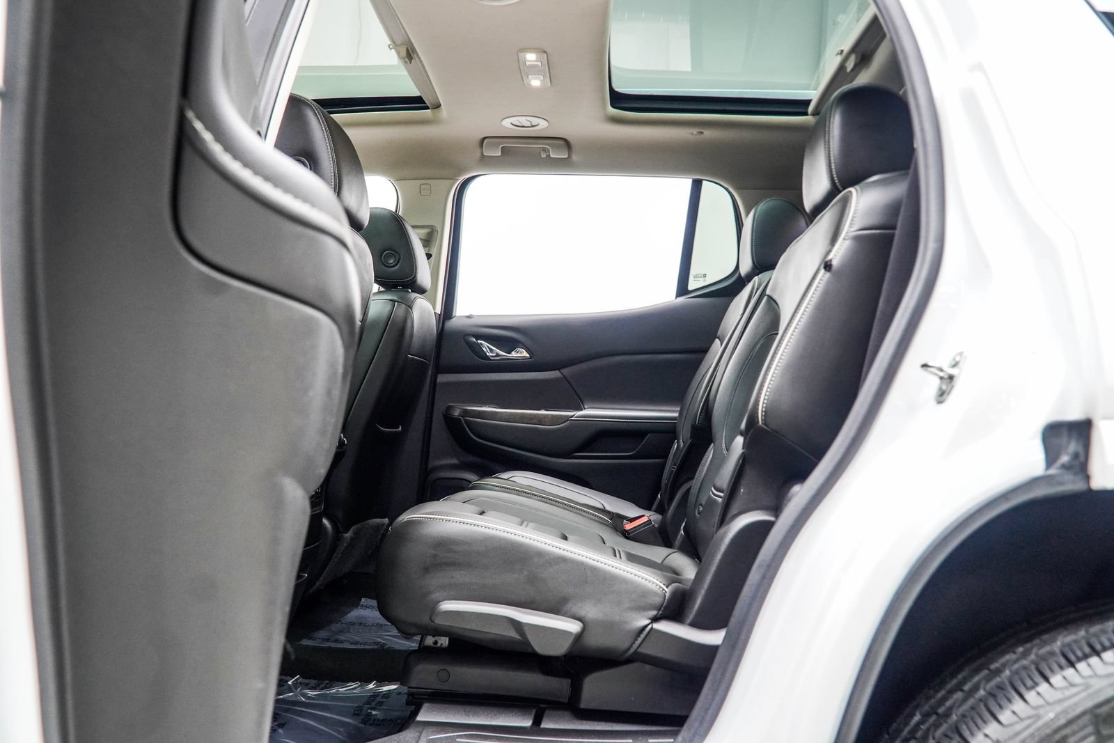 Used 2021 GMC Acadia Denali w/ Denali Technology Package FWD image 50