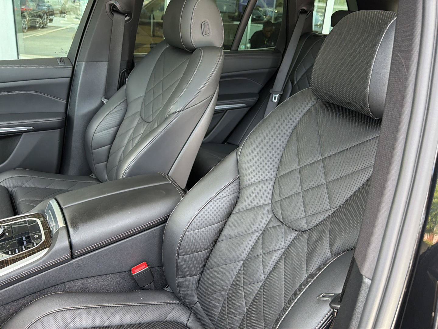 Certified 2024 BMW X5 sDrive40i w/ Premium Package RWD image 29