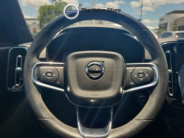 Used 2021 Volvo XC40 T5 R-Design w/ Advanced Package AWD/4WD image 19