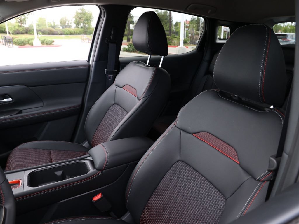 New 2026 Nissan Kicks SR FWD image 15