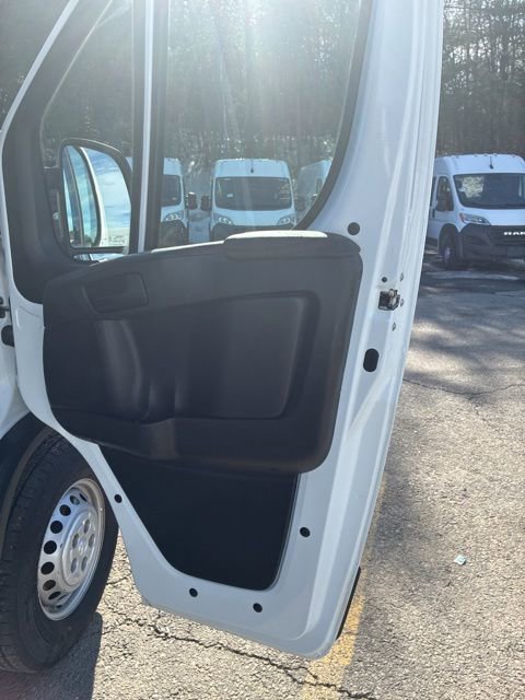 Used 2025 RAM ProMaster 2500 w/ Convenience Group image 17