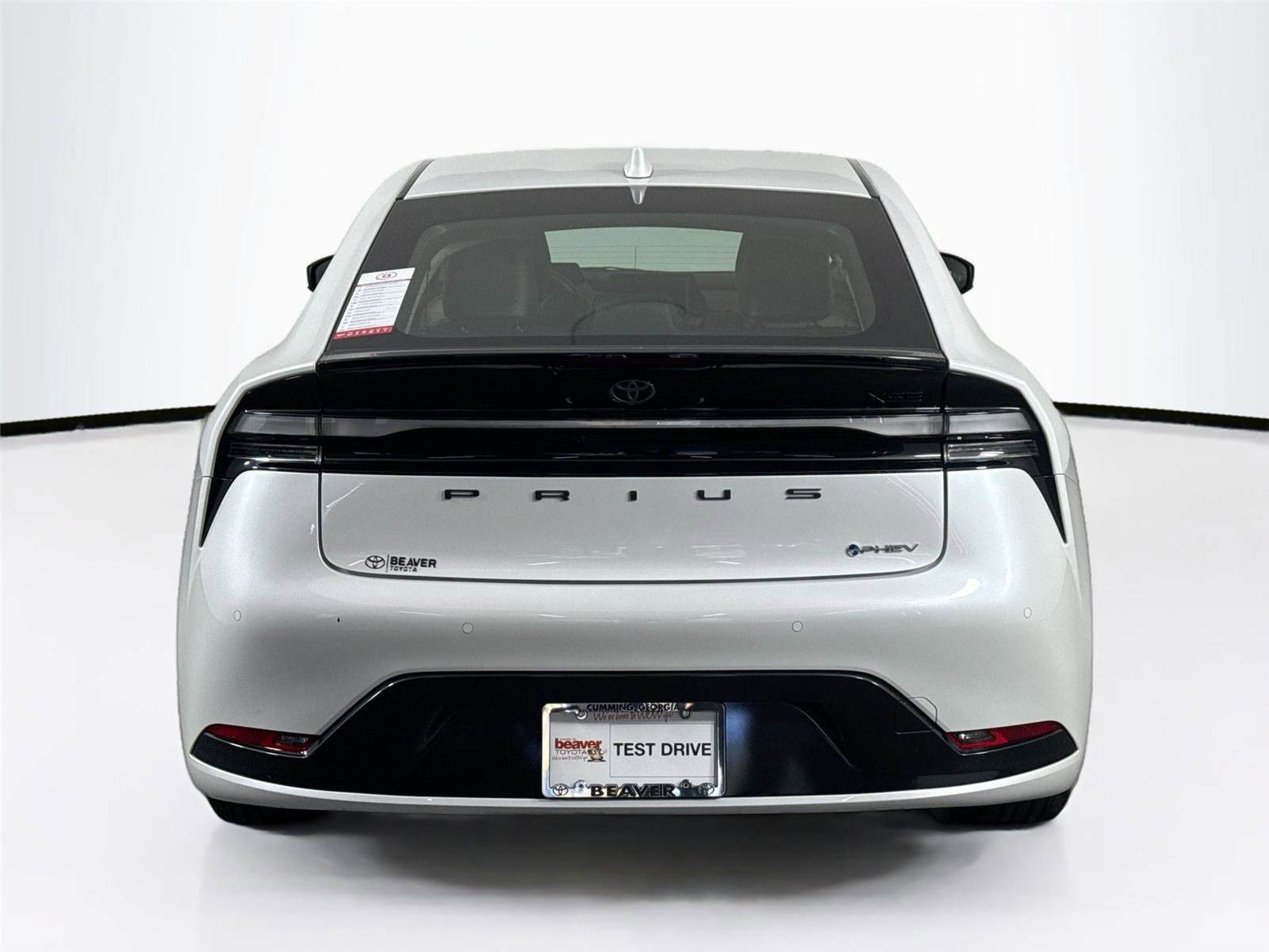 Used 2025 Toyota Prius Plug-In Hybrid image 11