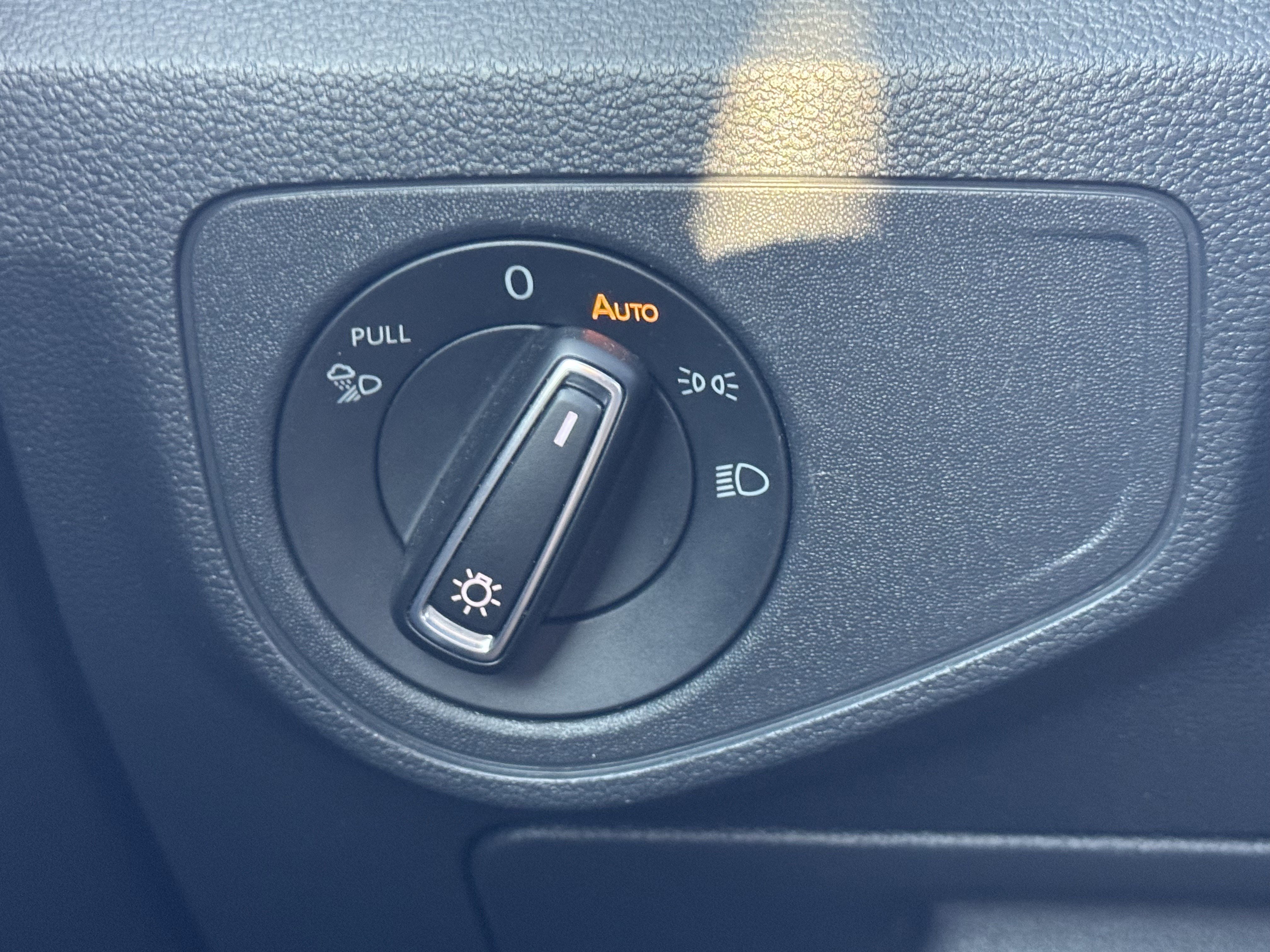 Used 2023 Volkswagen Atlas Cross Sport SE image 15