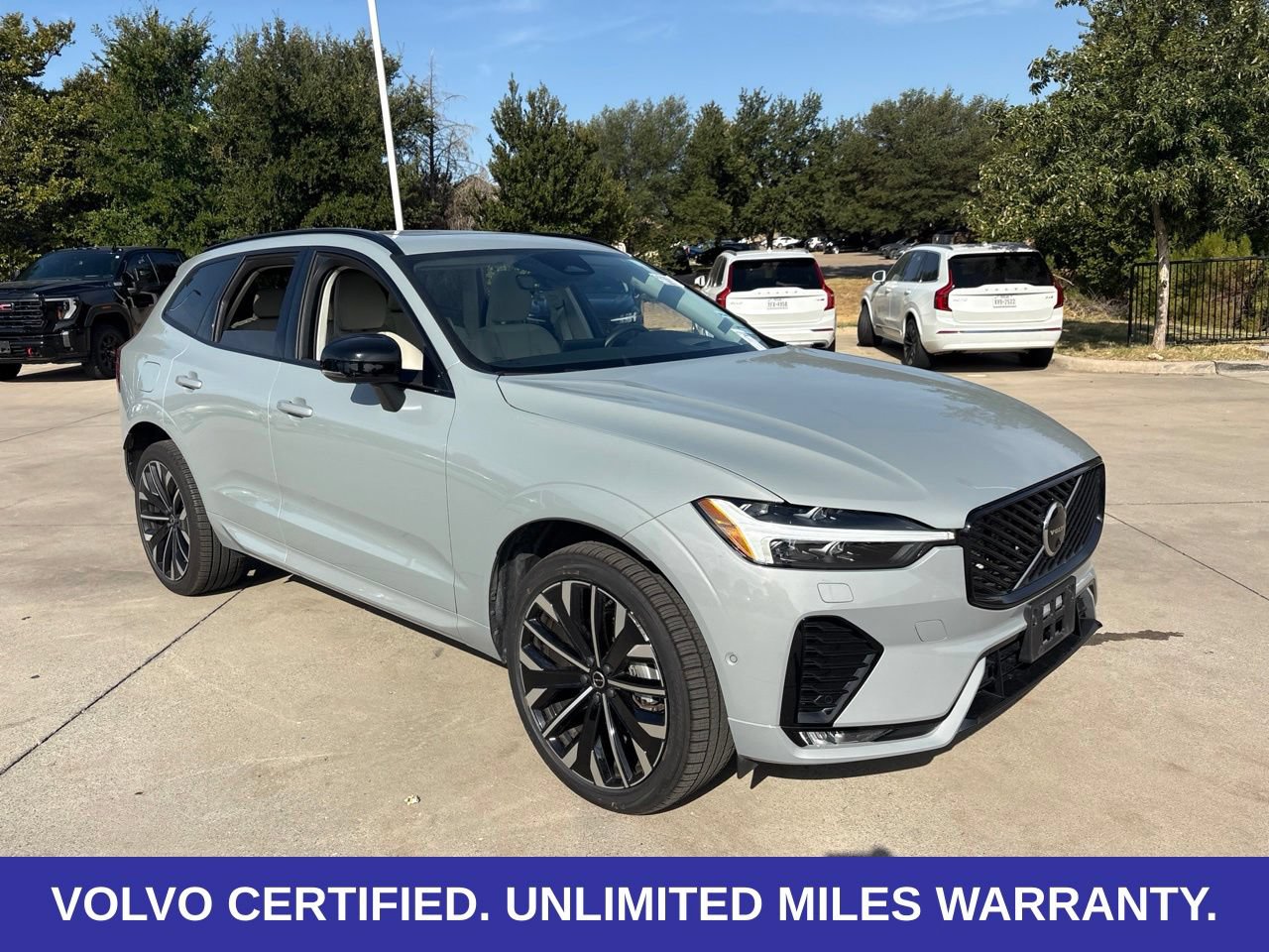 Certified 2026 Volvo XC60 B5 Ultra AWD/4WD image 3
