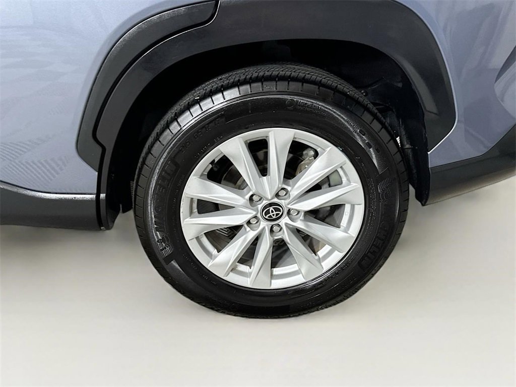 Used 2022 Toyota Corolla Cross LE image 24