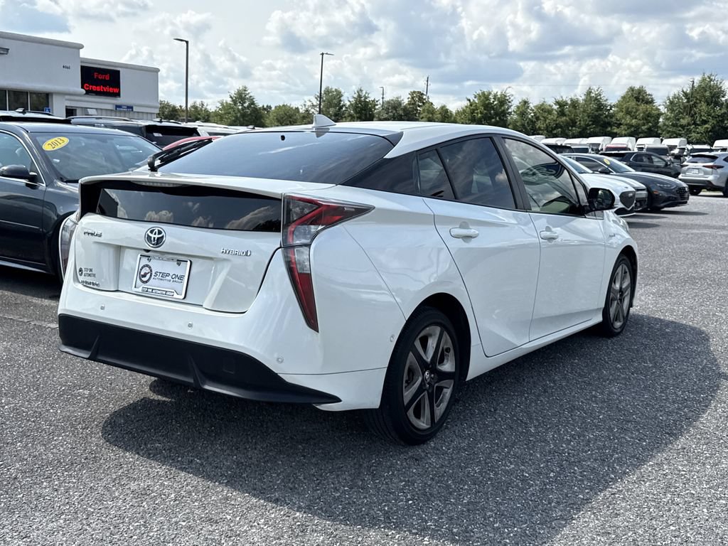 Used 2017 Toyota Prius Three Touring FWD image 7