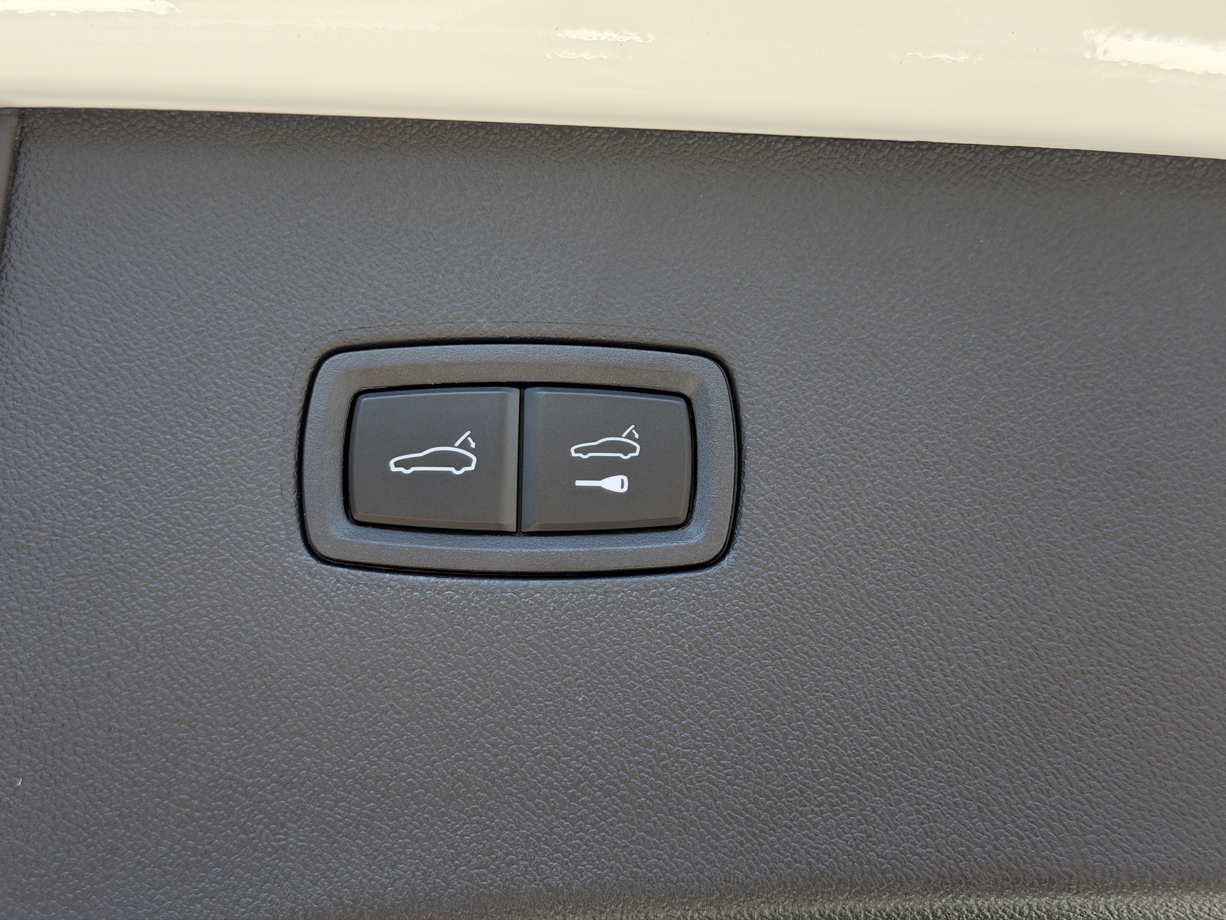 Certified 2026 Porsche Cayenne Coupe image 16