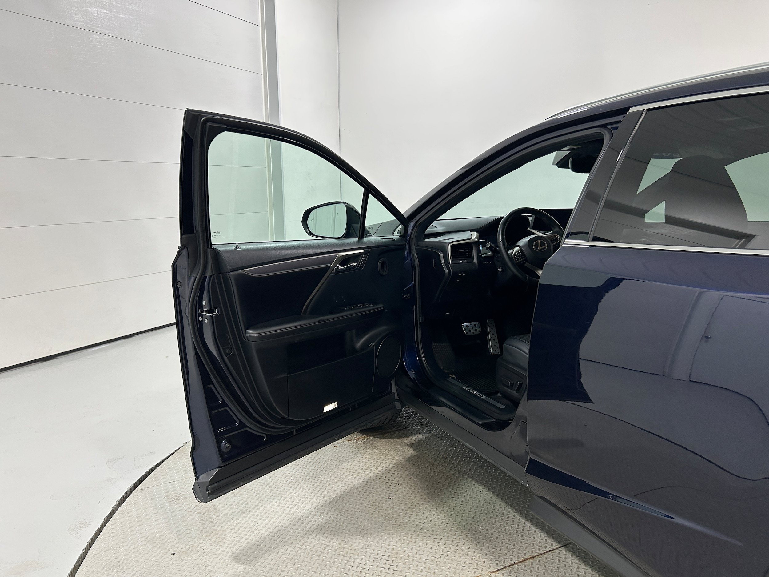 Used 2020 Lexus RX 350 F Sport w/ Accessory Package AWD/4WD image 24