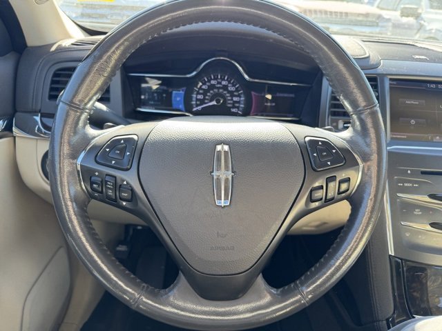 Used 2013 Lincoln MKS AWD image 22