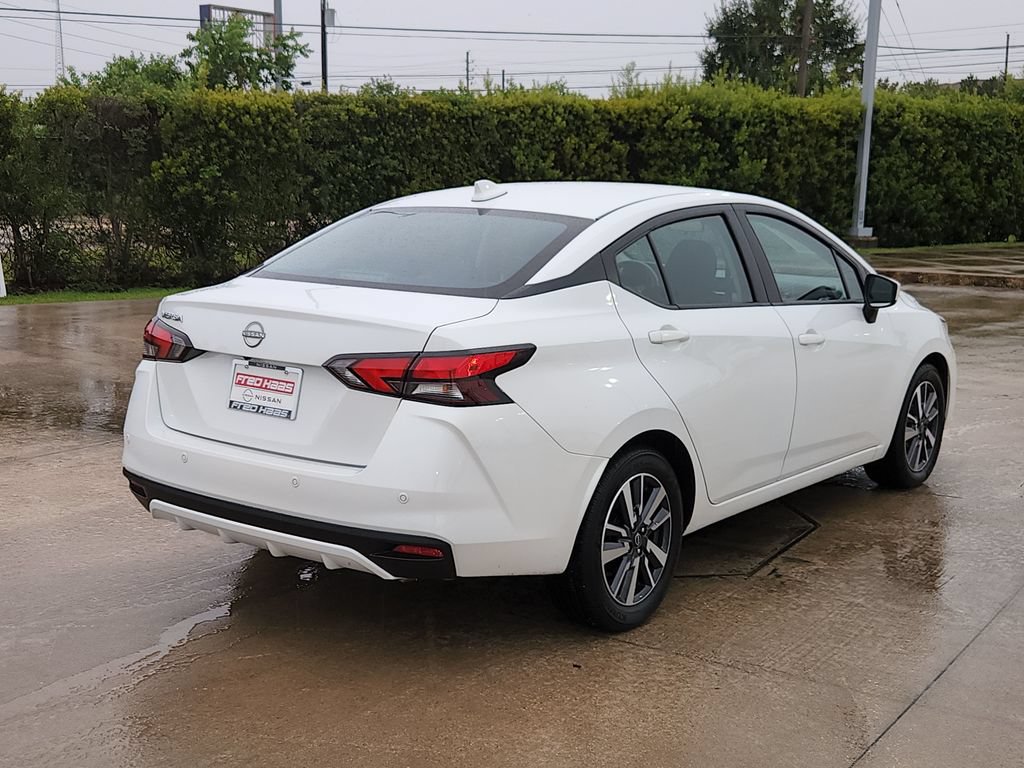 Used 2025 Nissan Versa SV FWD image 5