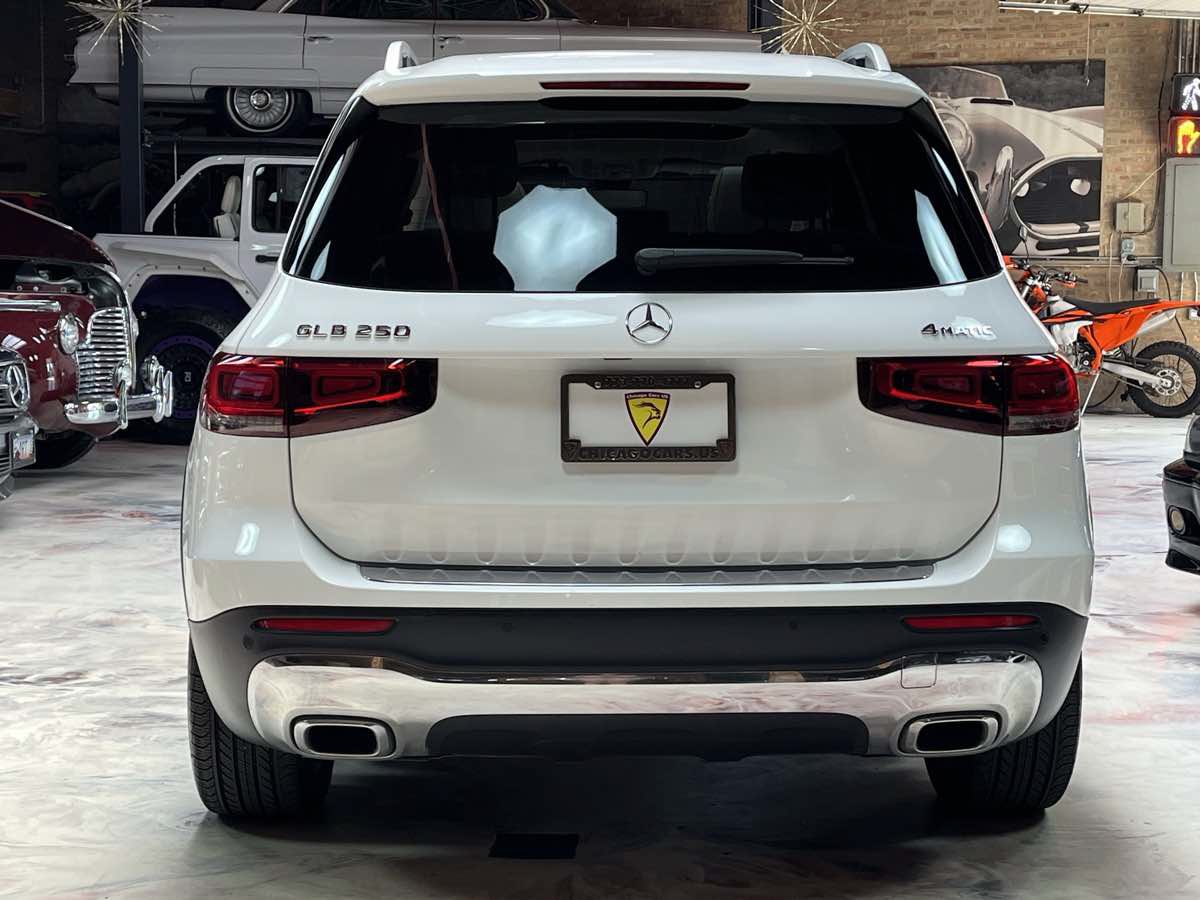 Used 2020 Mercedes-Benz GLB 250 4MATIC w/ Premium Package image 6