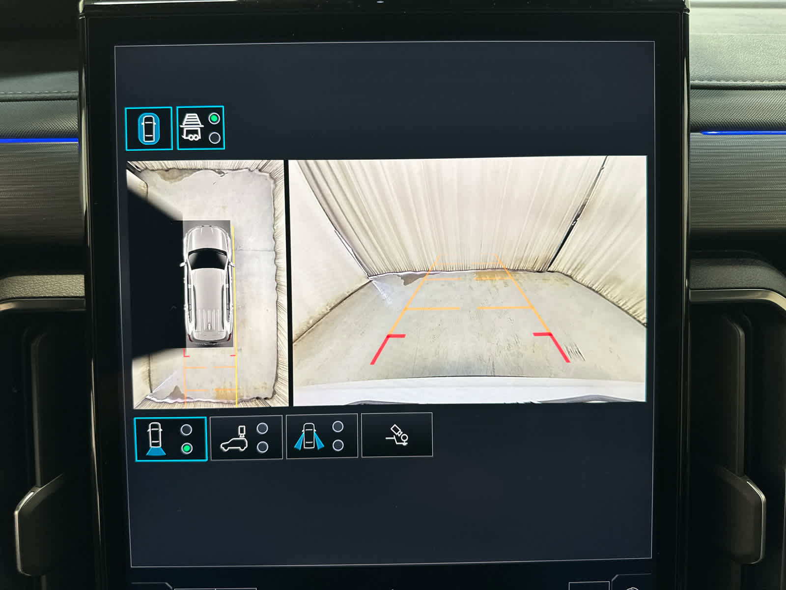 New 2026 GMC Acadia AT4 w/ Luxury Package image 16