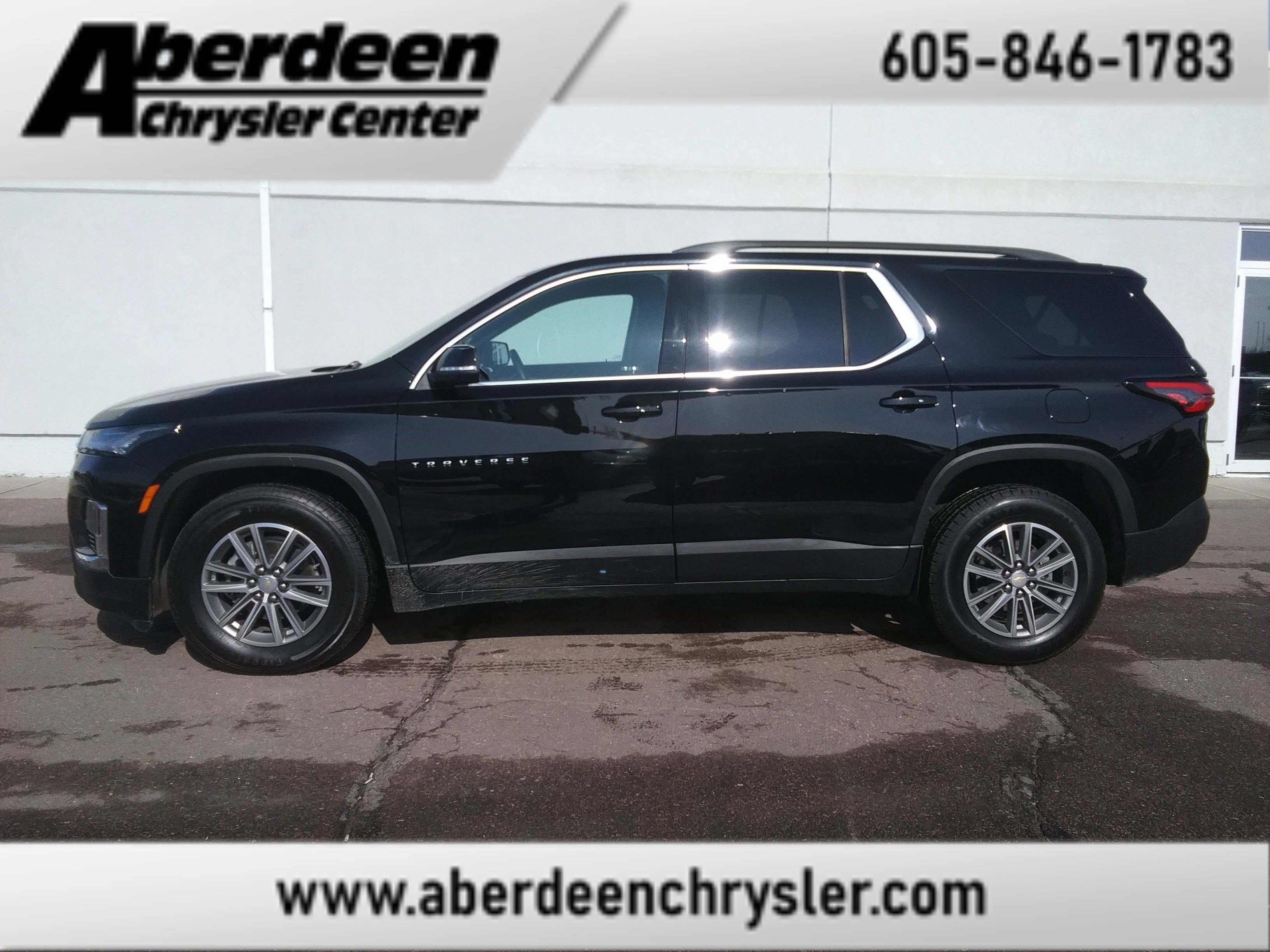 Used 2023 Chevrolet Traverse LT