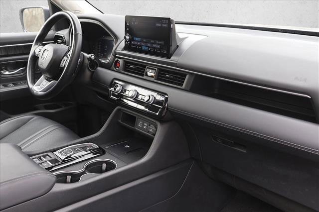 Used 2025 Honda Pilot Elite image 30