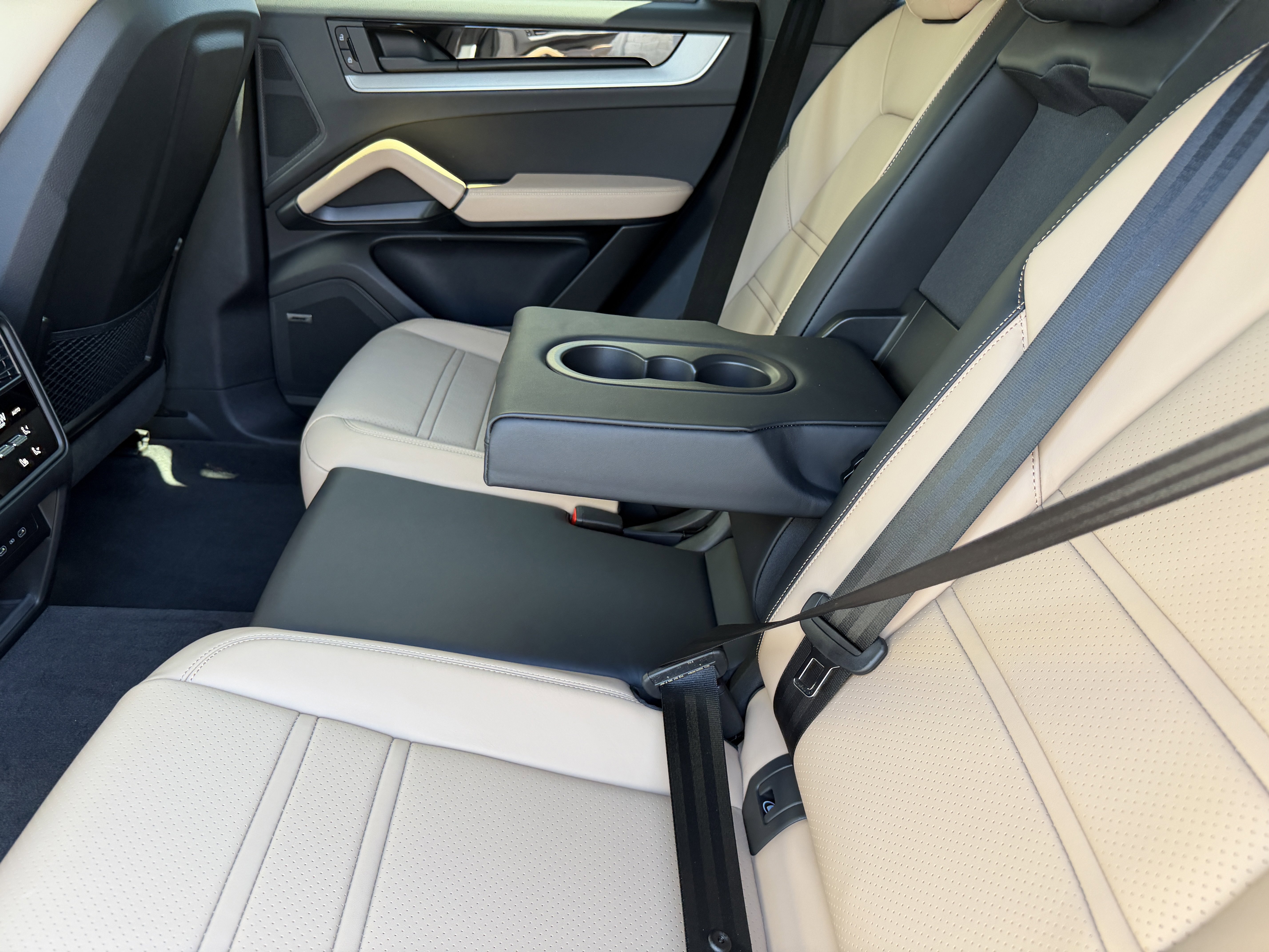 Certified 2026 Porsche Cayenne Coupe image 20