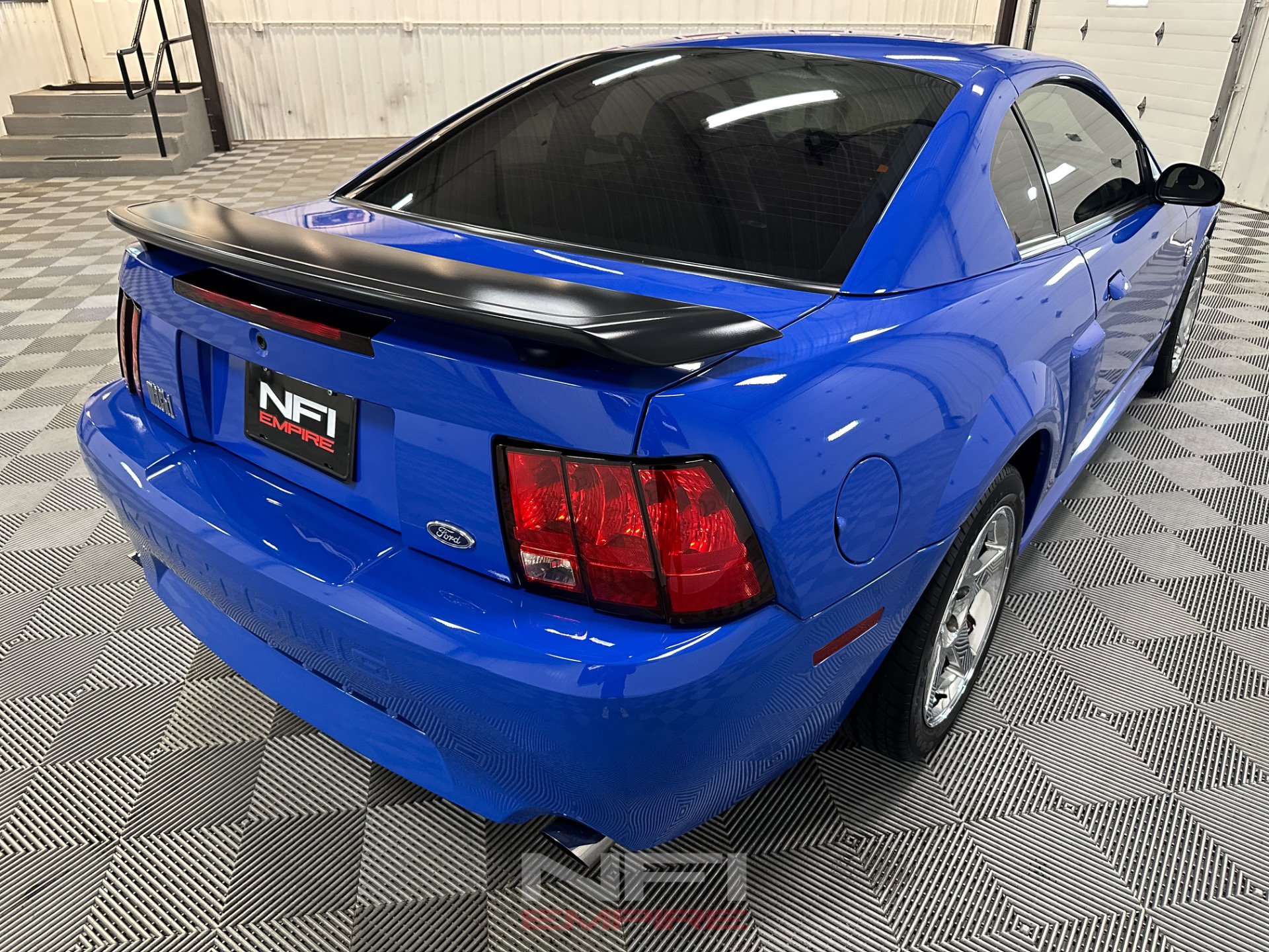 Used 2004 Ford Mustang Mach 1 RWD image 8