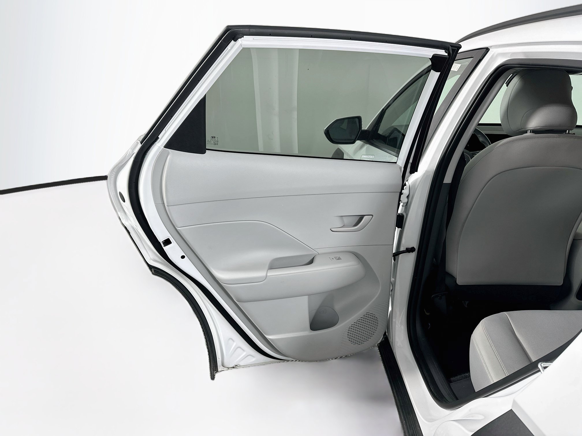Used 2025 Hyundai Kona SEL FWD image 27