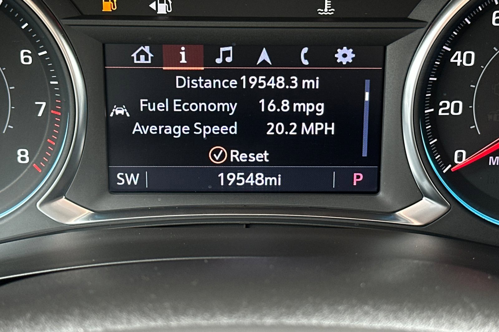 Used 2023 Chevrolet Traverse LT image 25