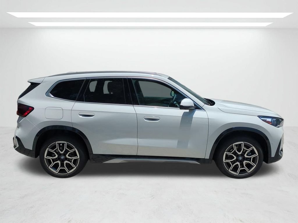 New 2026 BMW X1 xDrive28i w/ Technology Package AWD/4WD image 3