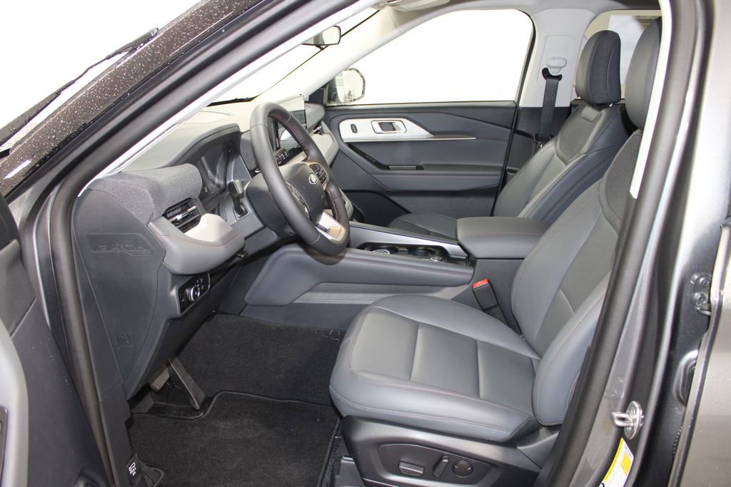 New 2026 Ford Explorer Active RWD image 22