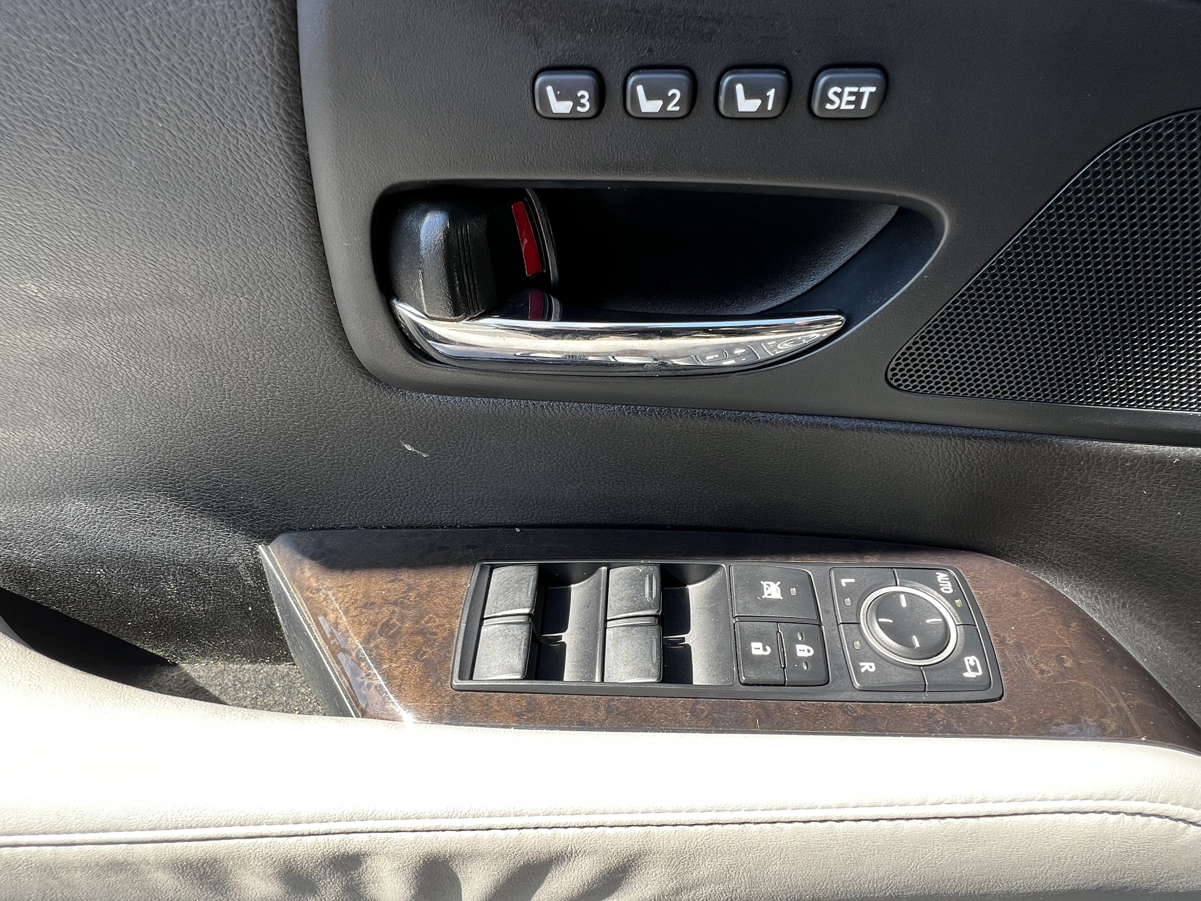 Used 2015 Lexus RX 450h FWD image 14