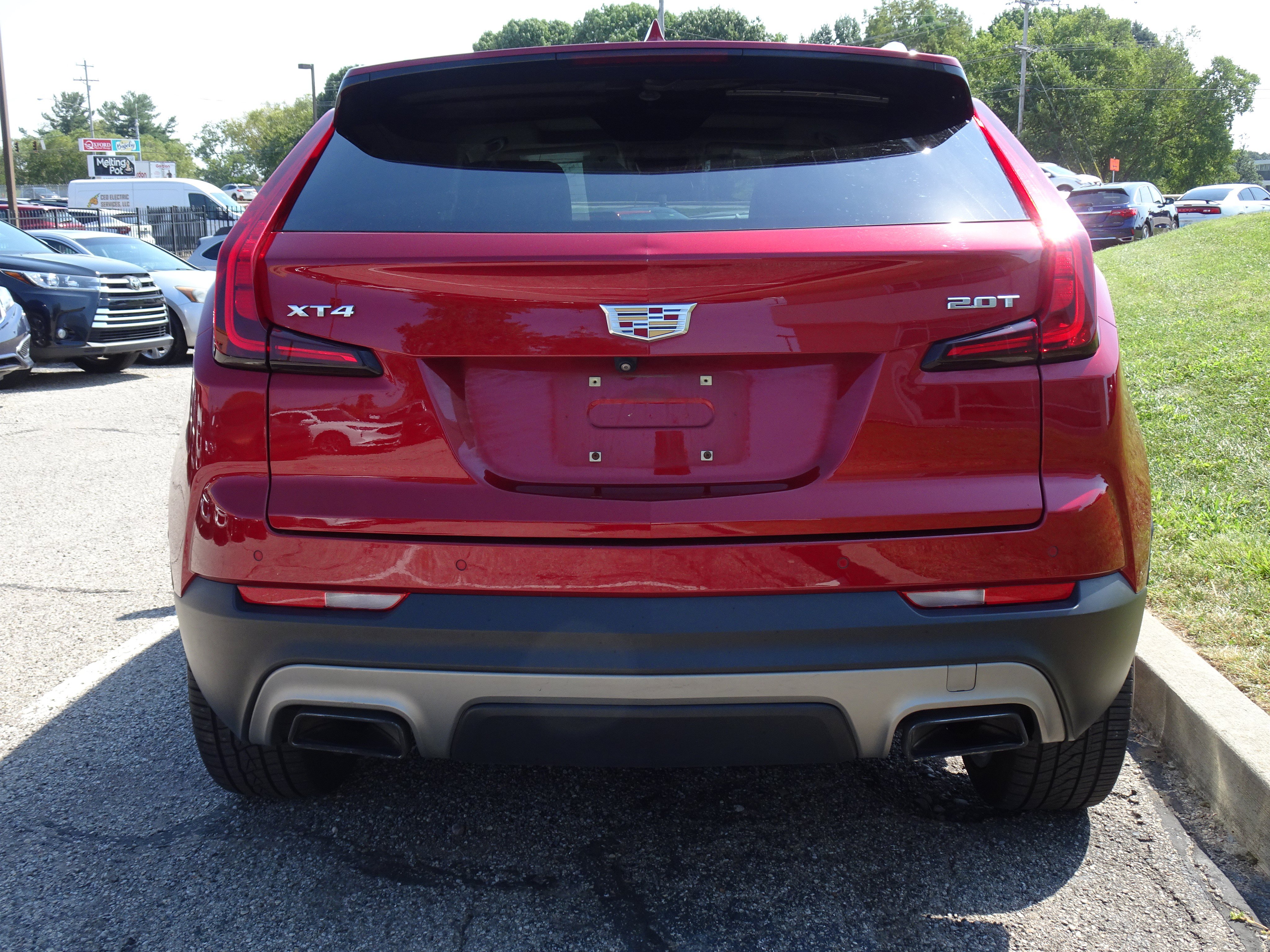 Used 2019 Cadillac XT4 Premium Luxury FWD image 4