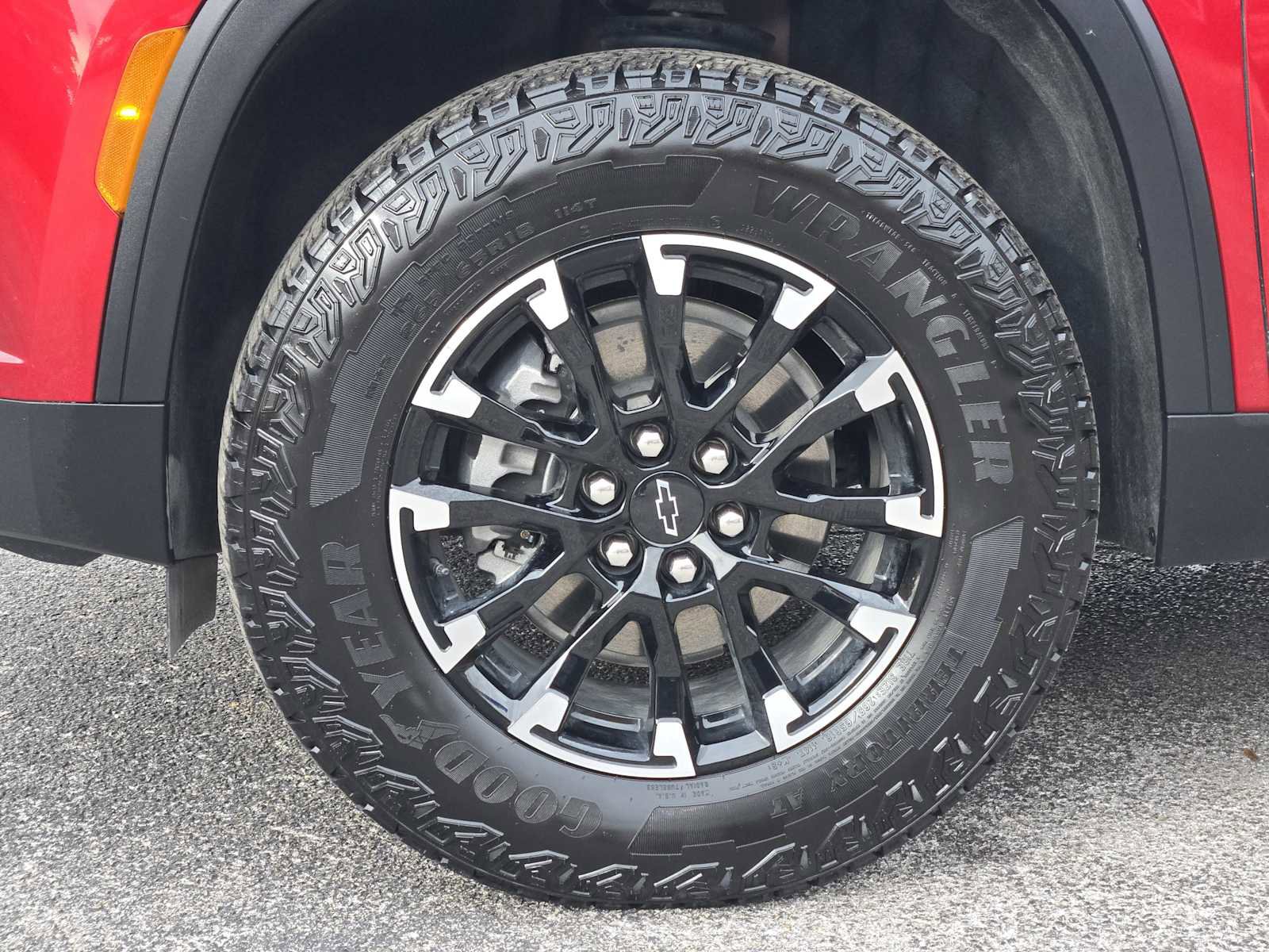 Certified 2025 Chevrolet Traverse Z71 w/ Driver Confidence Package image 32