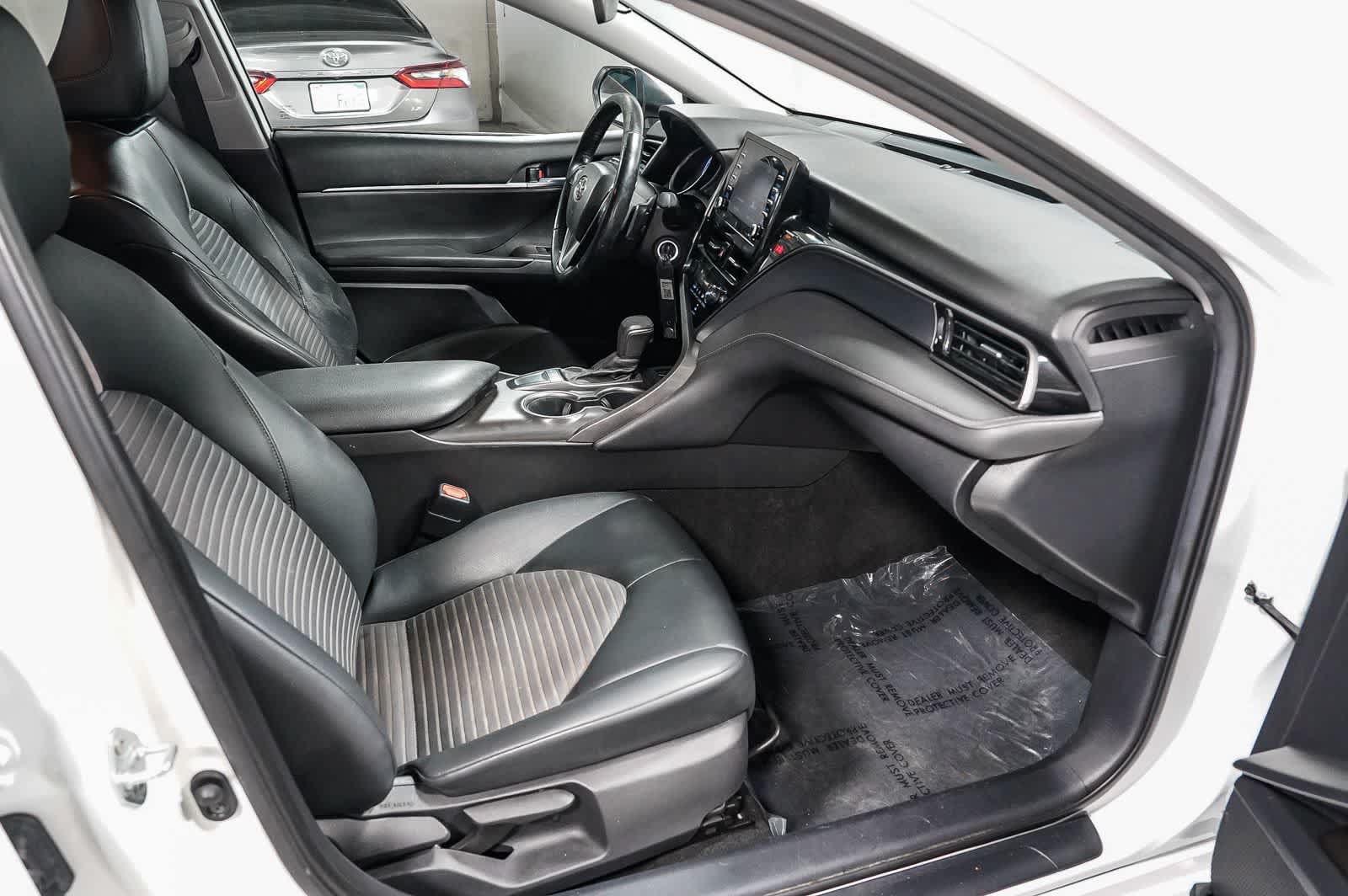 Certified 2022 Toyota Camry SE FWD image 17
