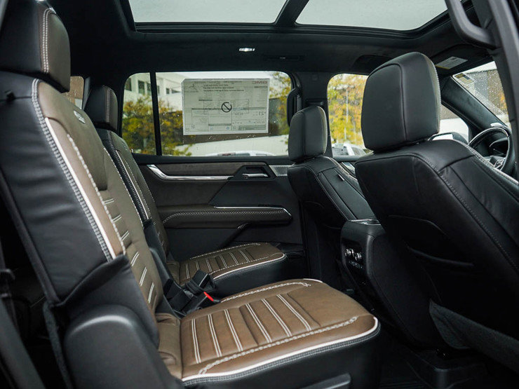 New 2026 GMC Acadia Denali Ultimate w/ LPO, Floor Liner Package image 13