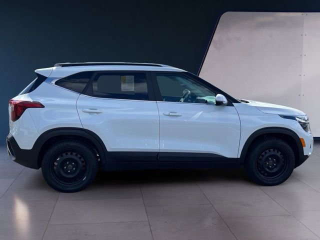 Certified 2025 Kia Seltos EX w/ EX Sunroof Package image 5