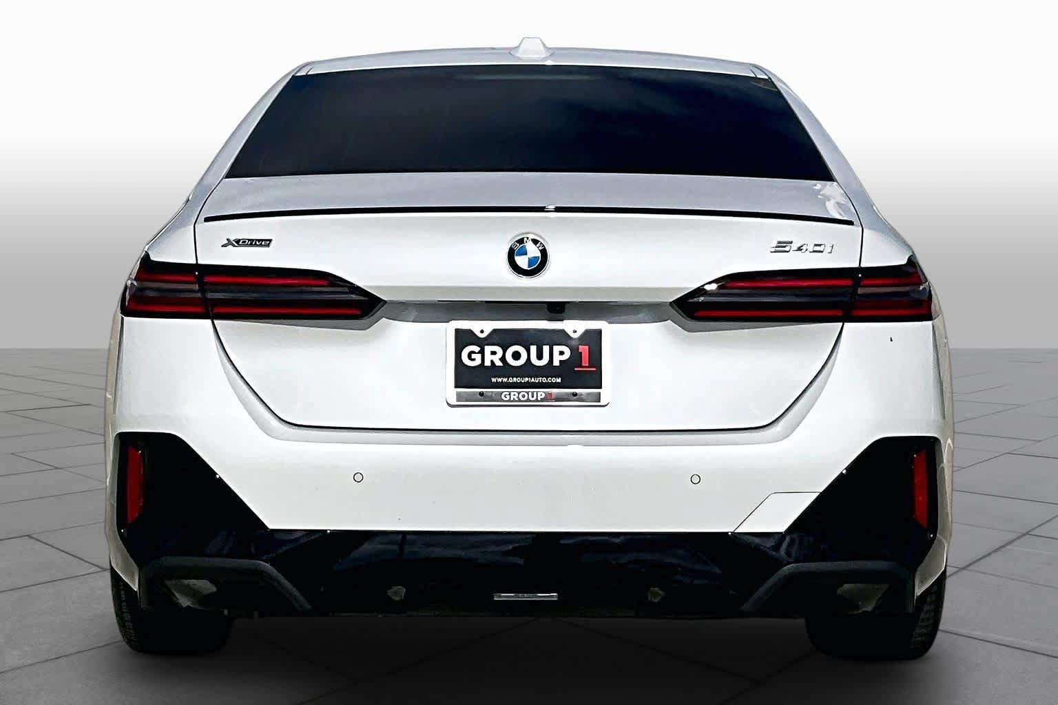 Used 2027 BMW 540i xDrive w/ M Sport Package AWD/4WD image 4