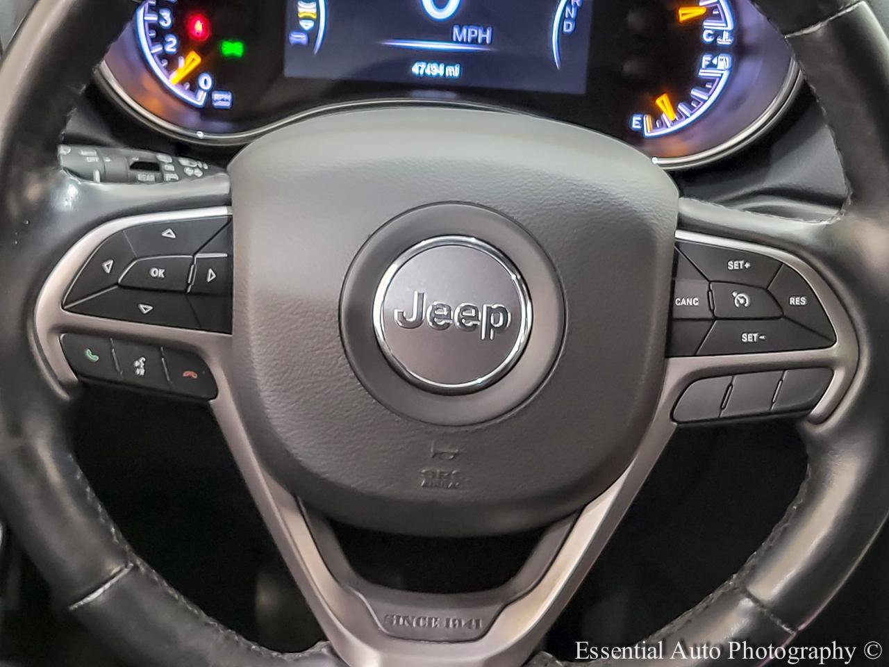 Used 2021 Jeep Grand Cherokee Laredo X AWD/4WD image 18