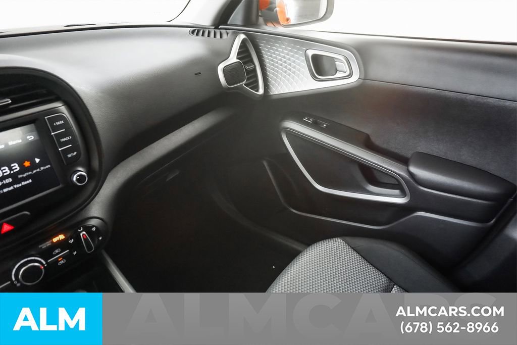Used 2025 Kia Soul LX w/ LX Technology Package FWD image 37