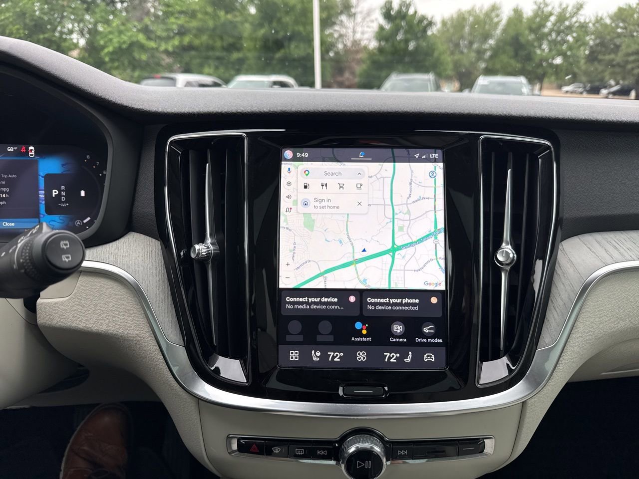 Certified 2025 Volvo V60 B5 Cross Country Plus image 23