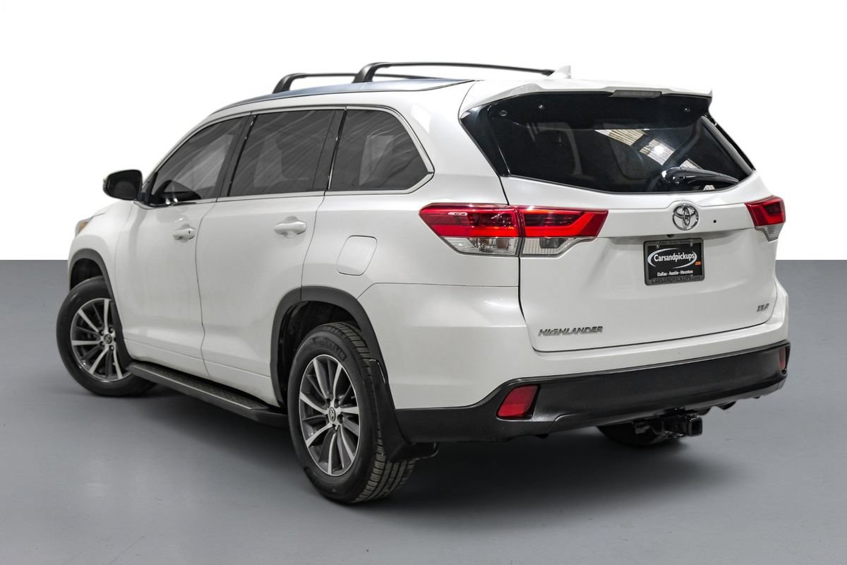 Used 2018 Toyota Highlander XLE FWD image 8