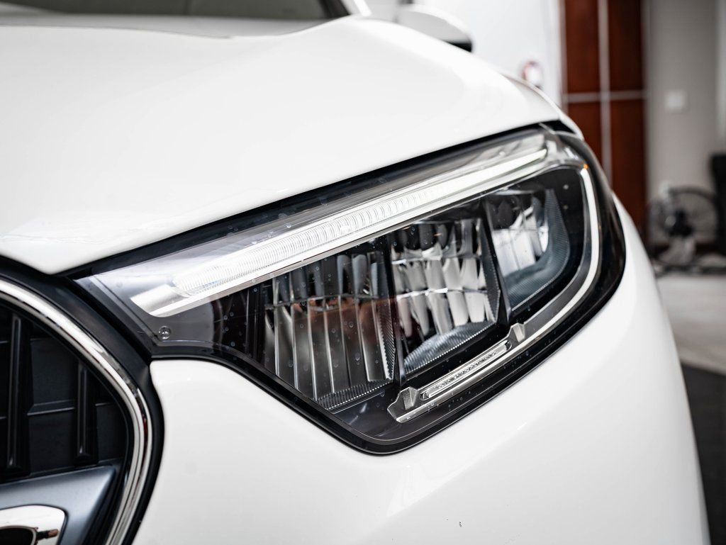 Used 2025 Mercedes-Benz GLC 300 4MATIC image 15