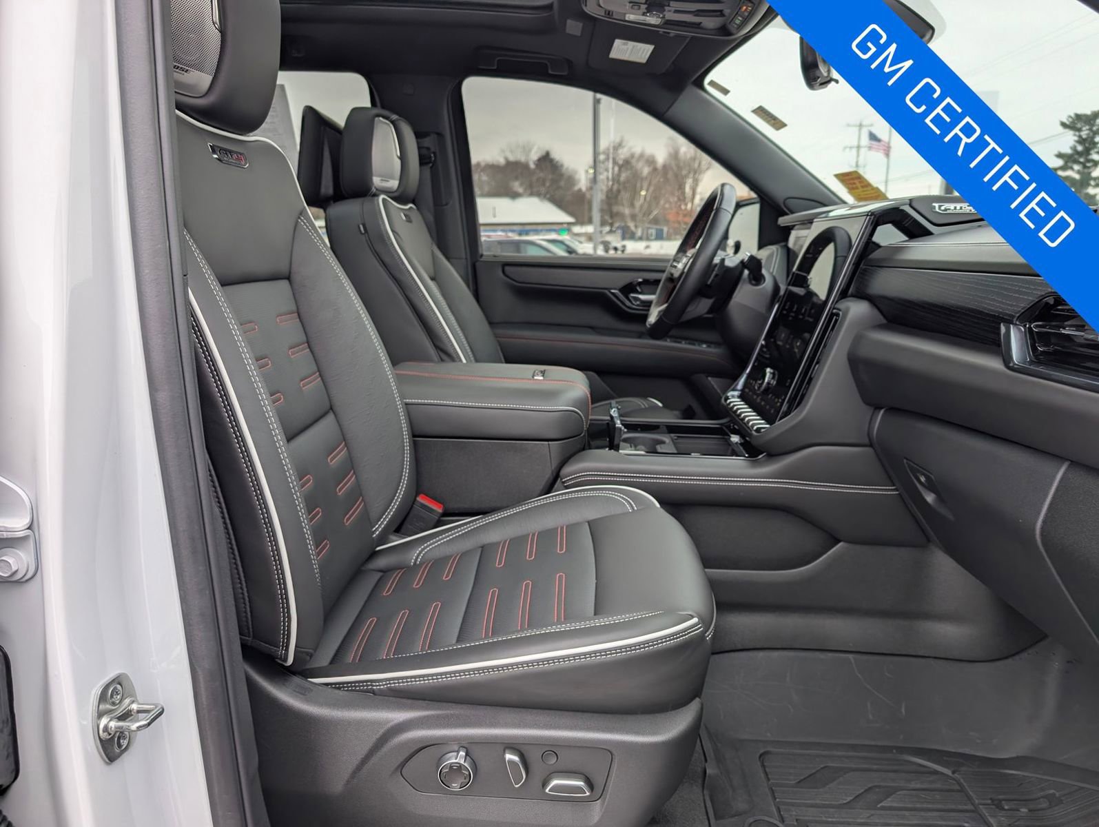 Used 2025 GMC Yukon AT4 Ultimate w/ LPO, Floor Liner Package image 48