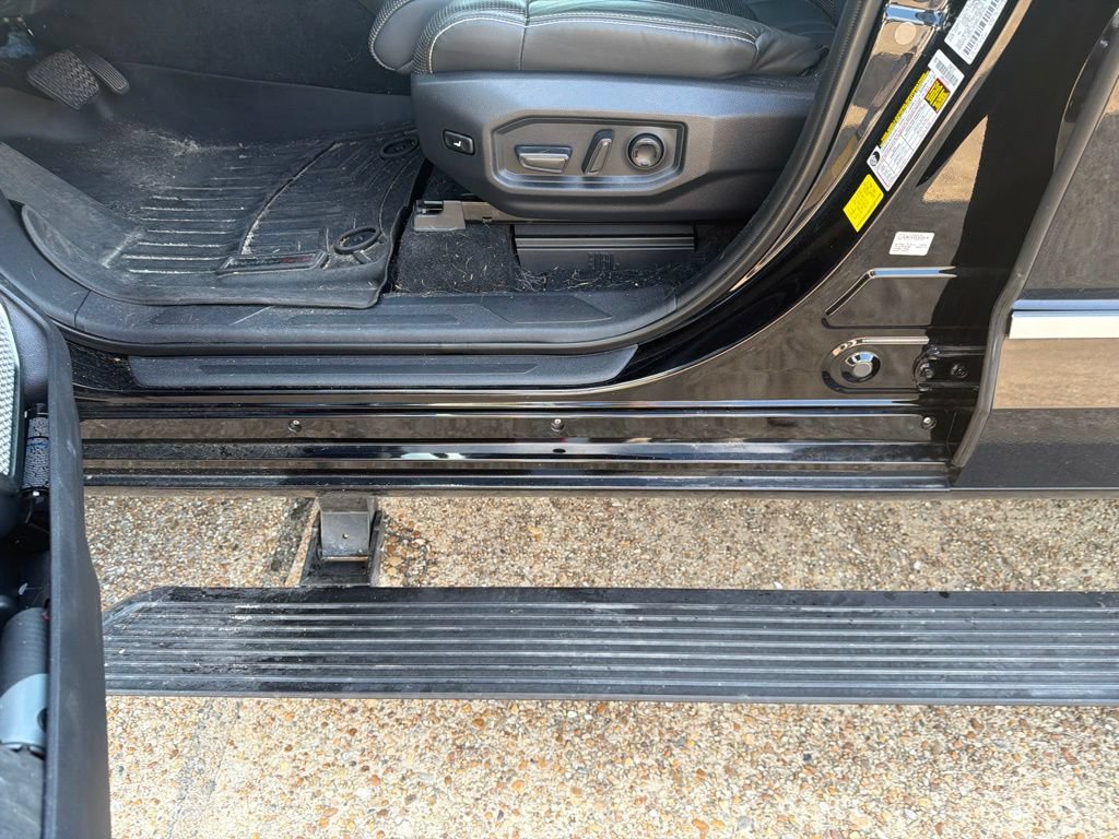 Used 2022 Toyota Tundra Capstone AWD/4WD image 15