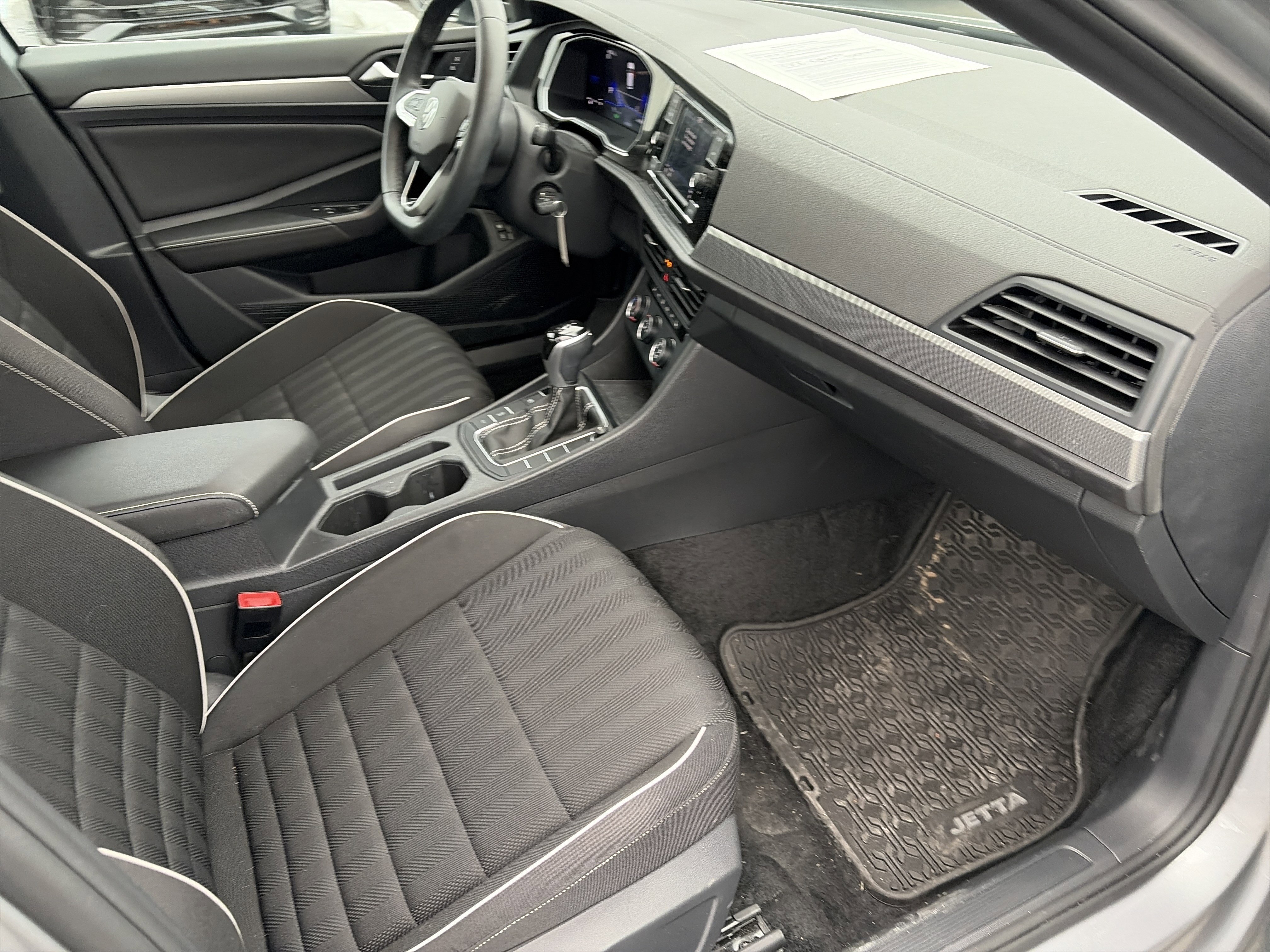 Used 2024 Volkswagen Jetta Sport image 20