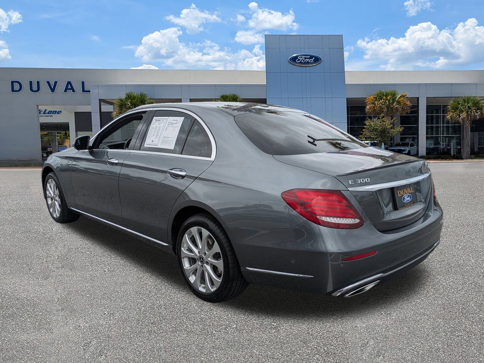 Used 2019 Mercedes-Benz E 300 4MATIC image 5