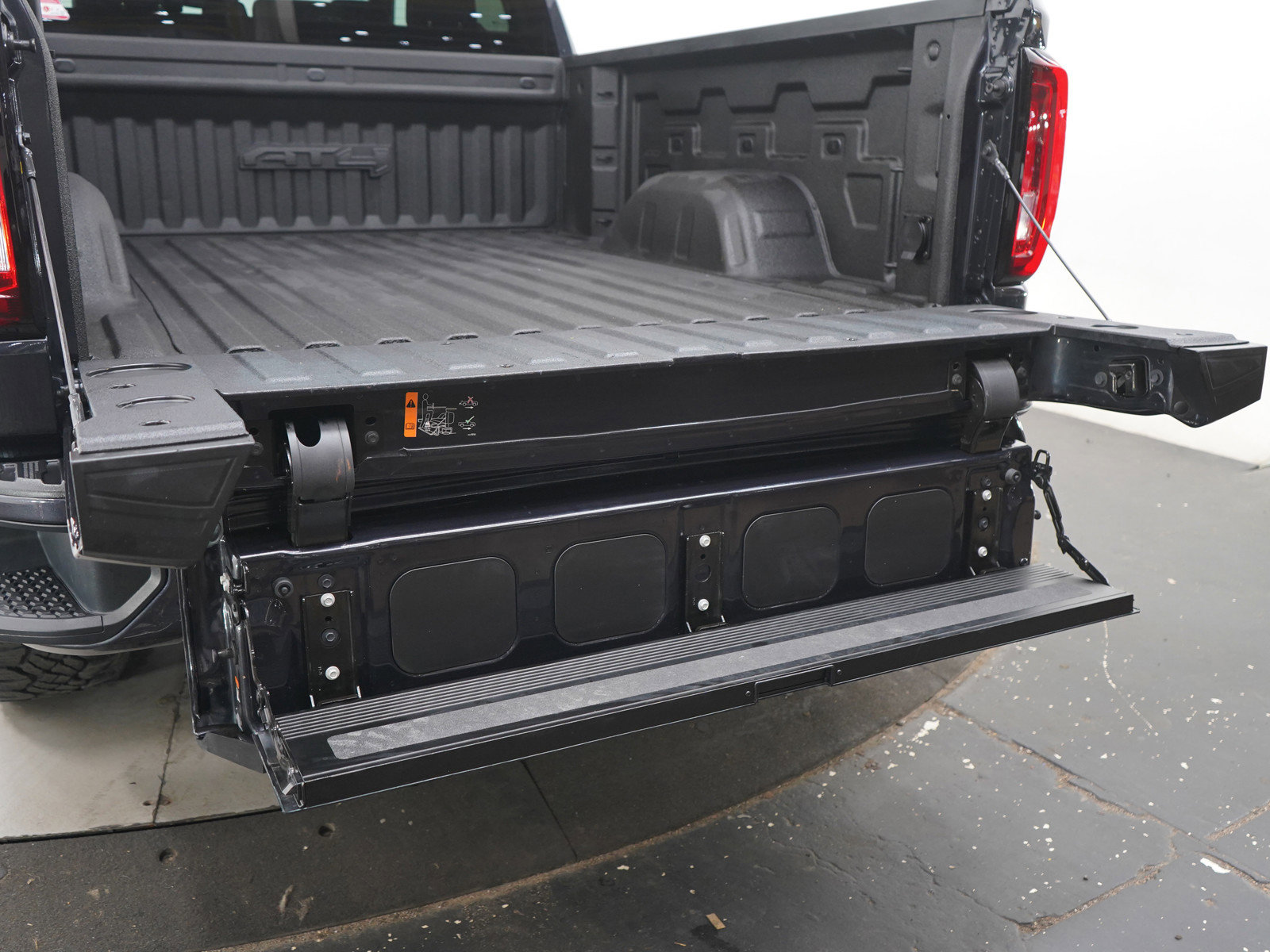 Used 2022 GMC Sierra 1500 AT4 AWD/4WD image 17