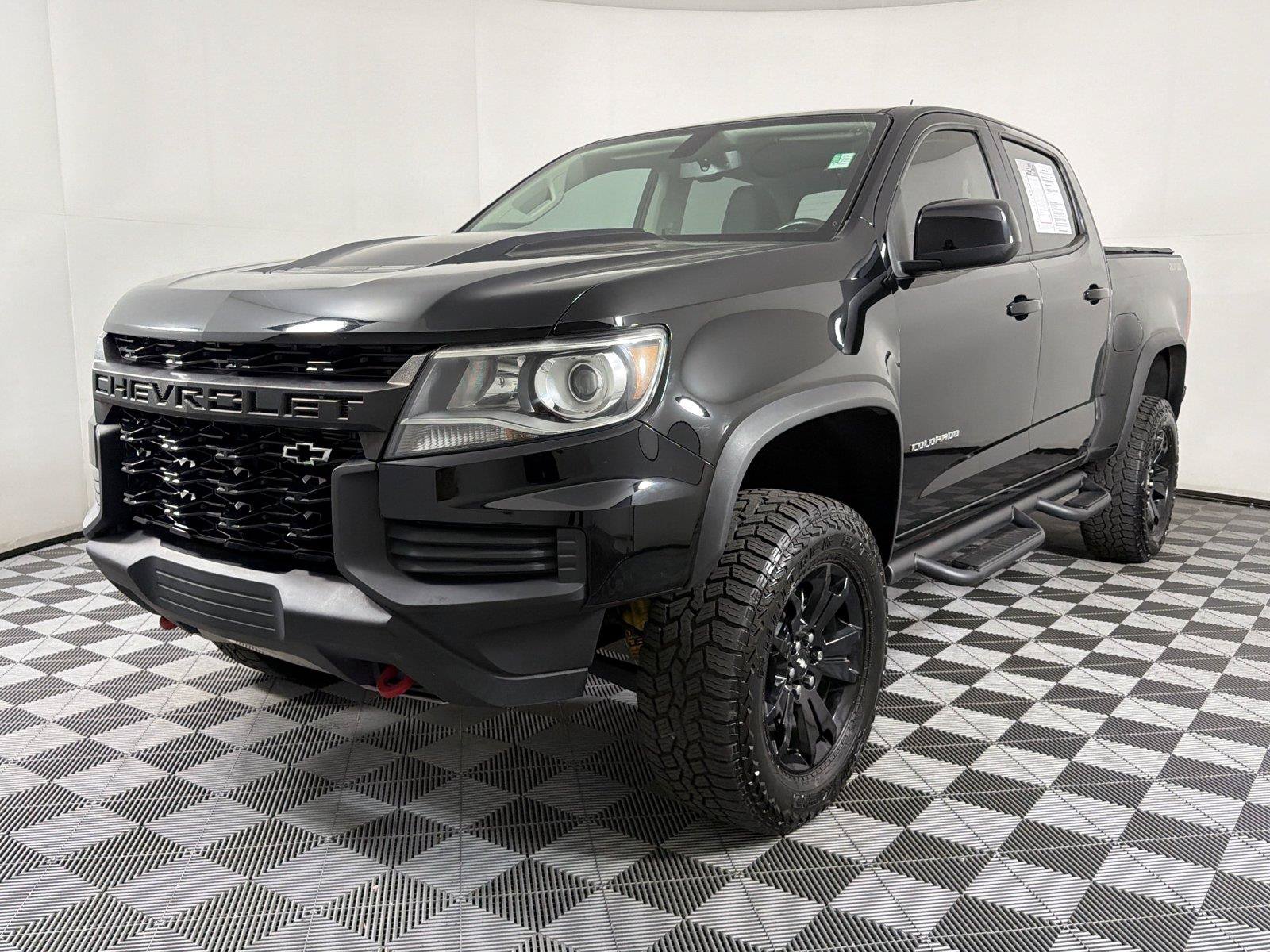 Certified 2022 Chevrolet Colorado ZR2 w/ ZR2 Midnight Special Edition AWD/4WD image 3