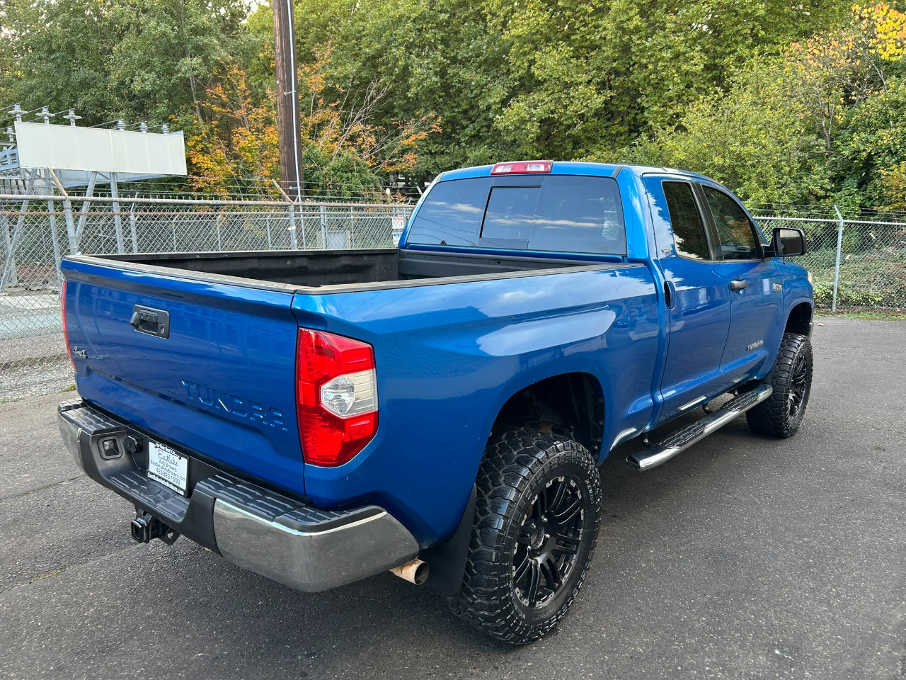 Used 2017 Toyota Tundra SR5 image 5