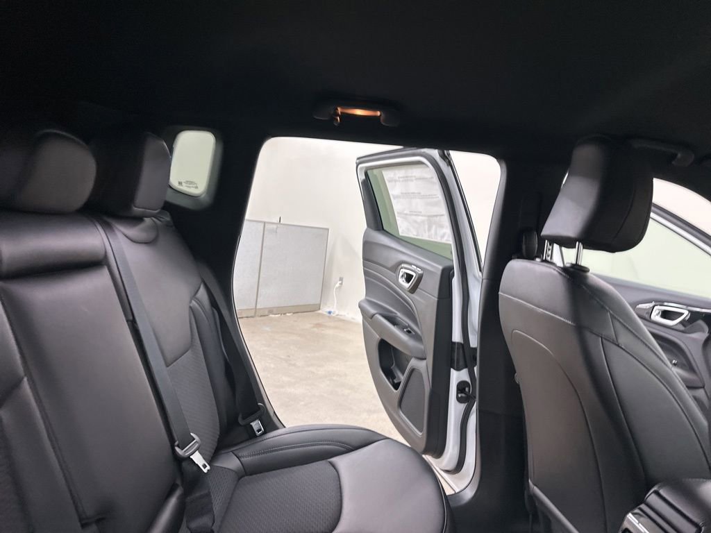 New 2026 Jeep Compass Latitude image 22